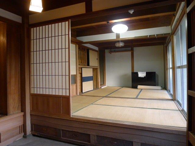 改修前の内観写真